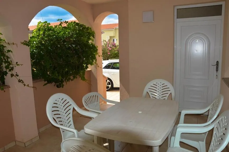 Villa Dobra Holiday Apartments Vir 0*,