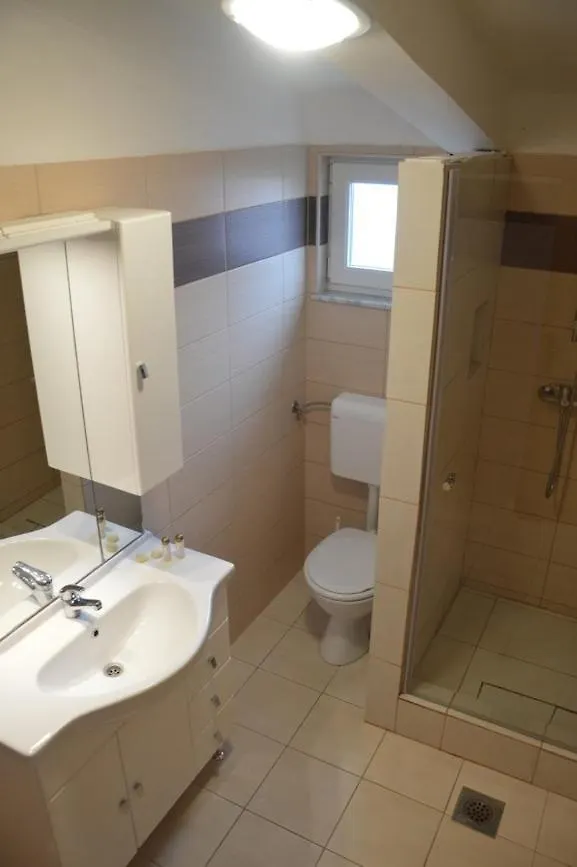 Villa Dobra Holiday Apartments Vir