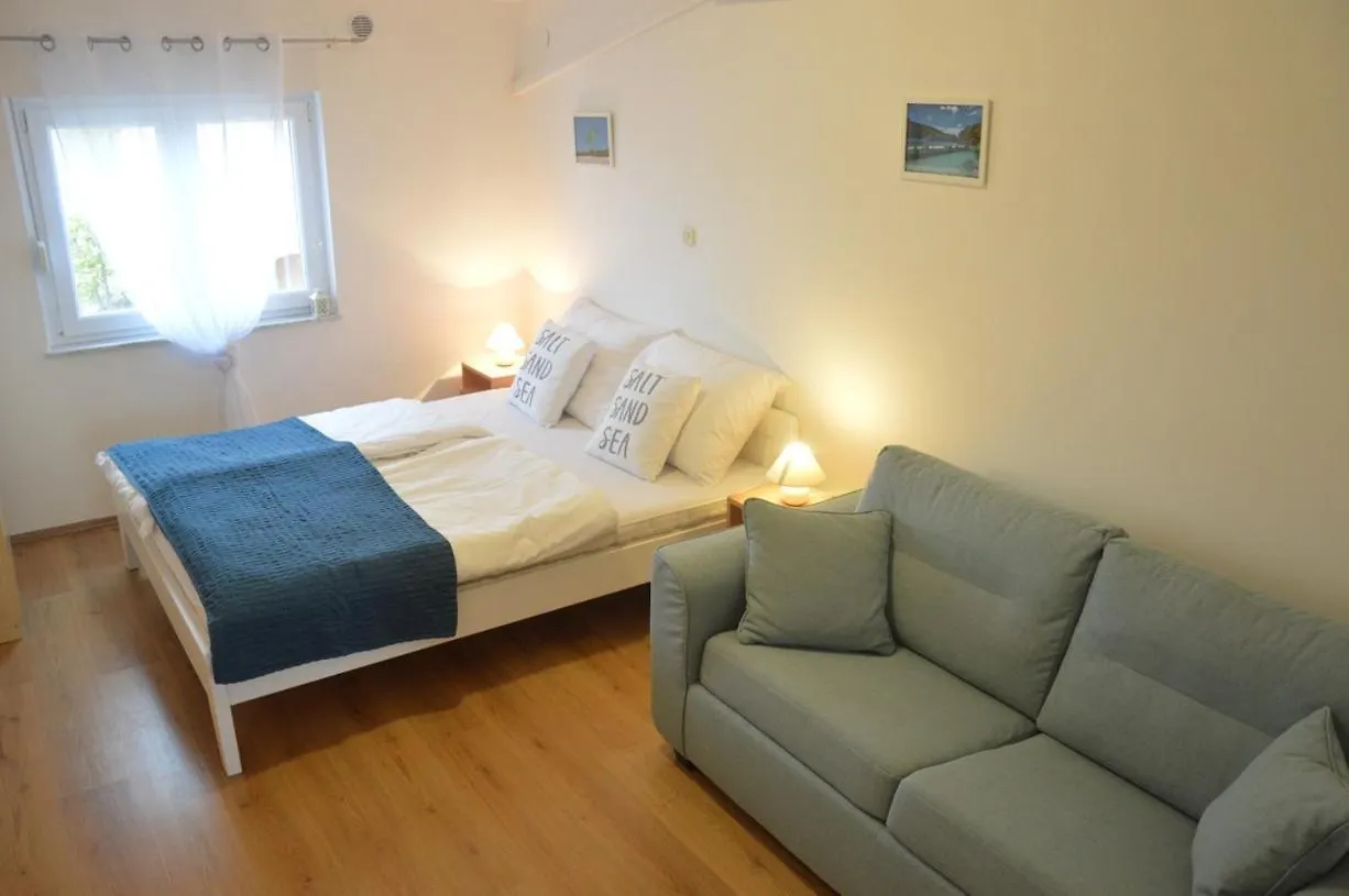 Villa Dobra Holiday Apartments Vir Croatia