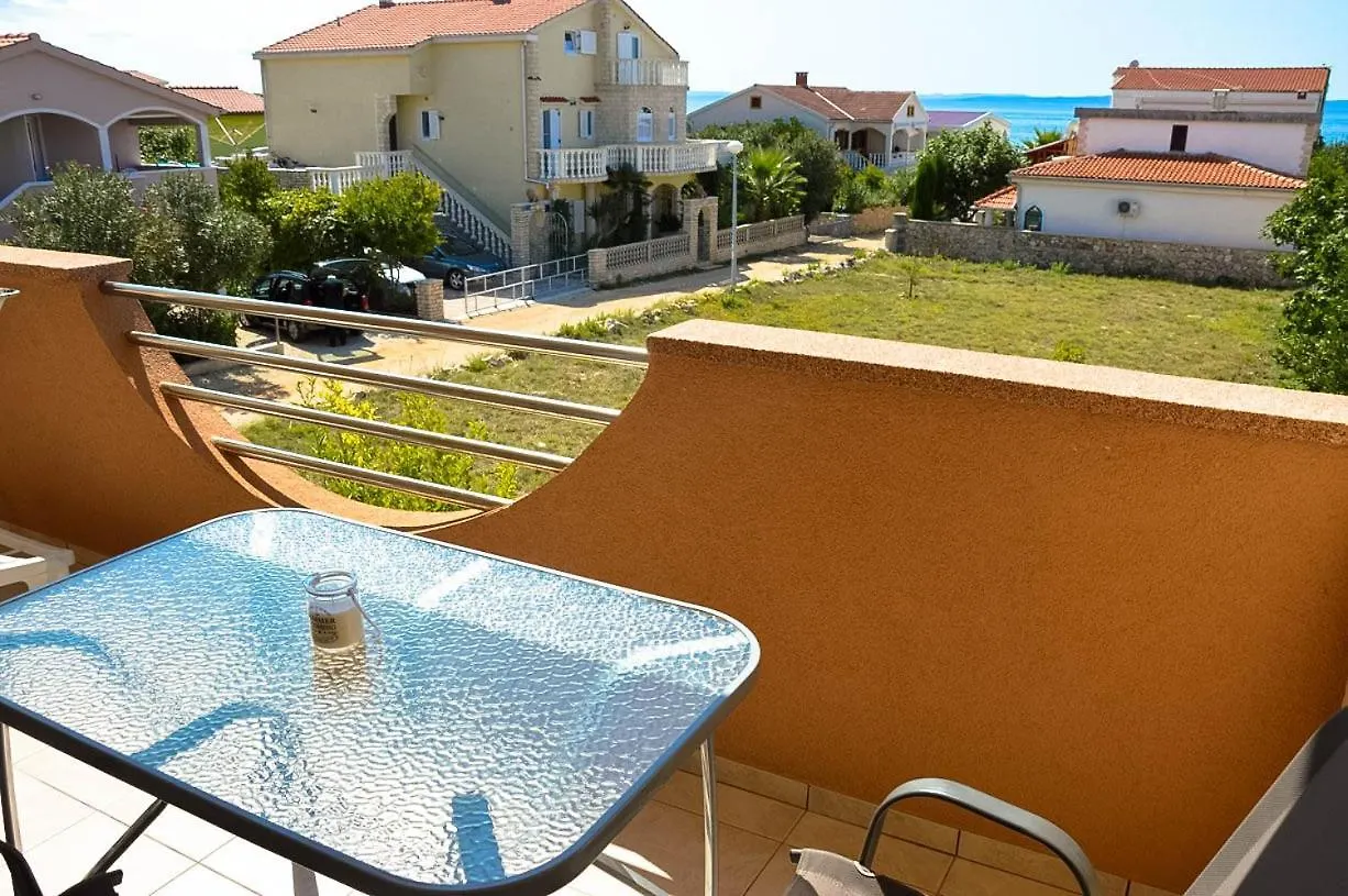 Villa Dobra Holiday Apartments Vir 0*,