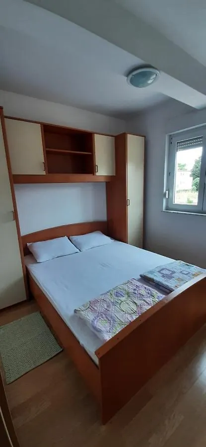 Villa Dobra Holiday Apartments Vir