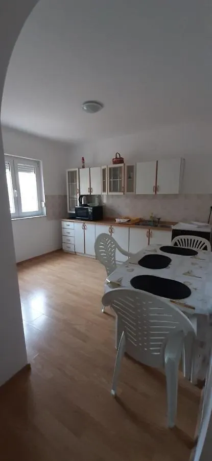 Villa Dobra Holiday Apartments Vir